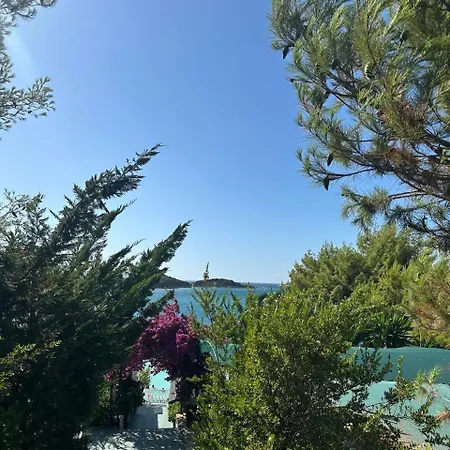 Aqua Szálloda Ksamil